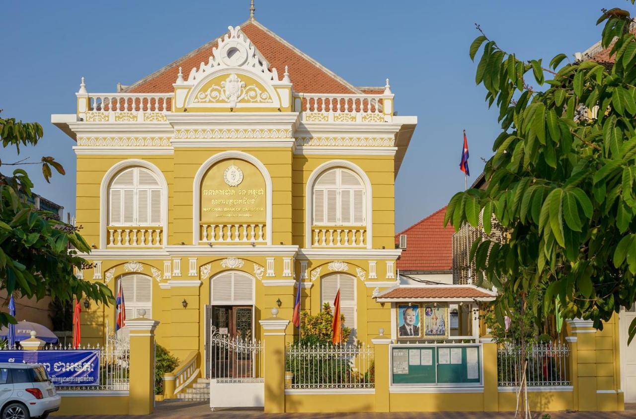 Royal Hotel Battambang Exterior photo