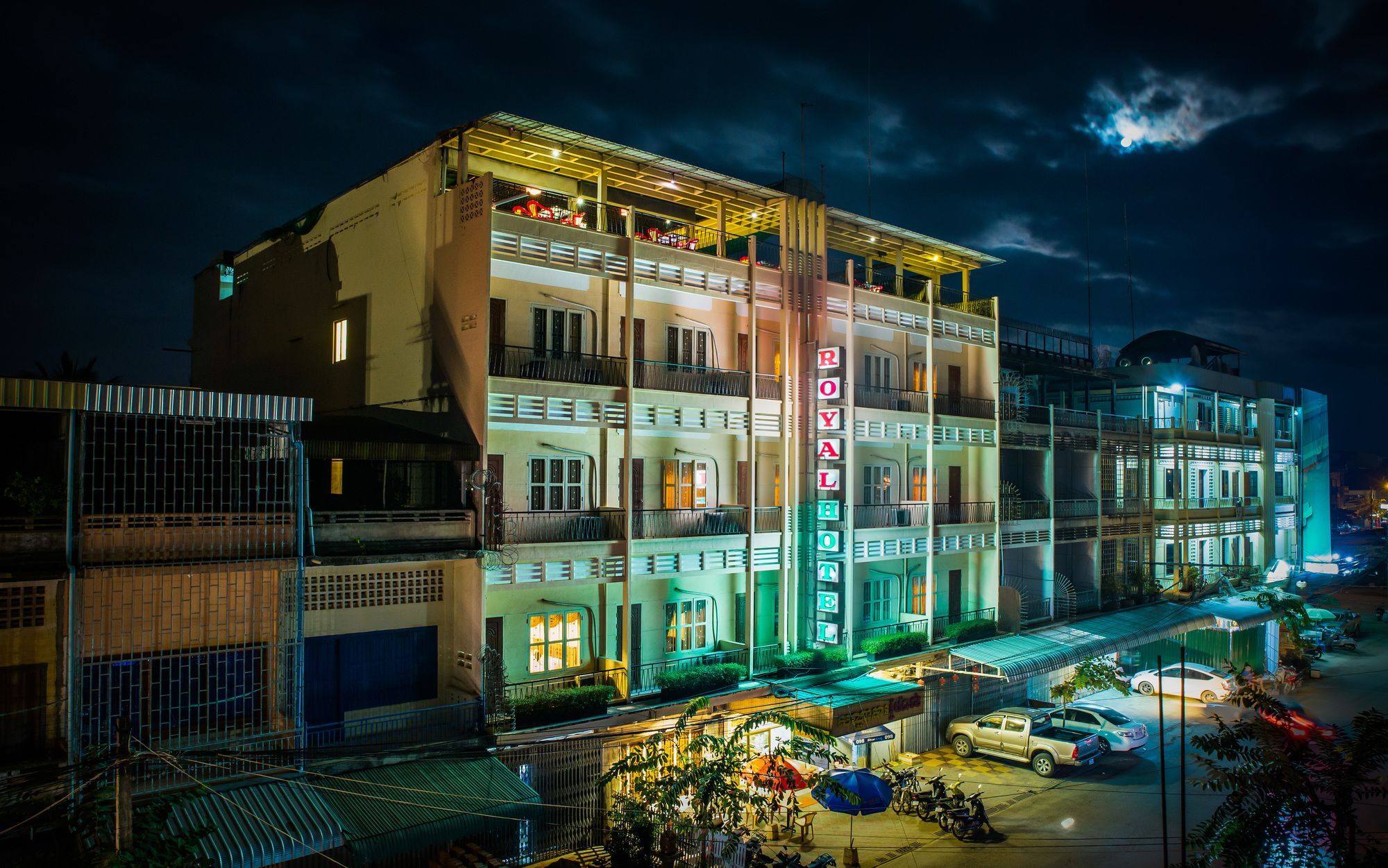 Royal Hotel Battambang Exterior photo